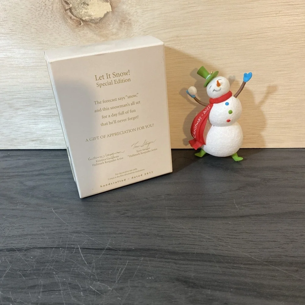 Hallmark Keepsake Let‎ It Snow! Special Edition Ornament 2011